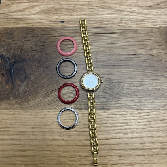 Gucci Women's Gold-Tone Flex Bracelet Vintage11/12 0243312 See Description - Picture 7 of 8